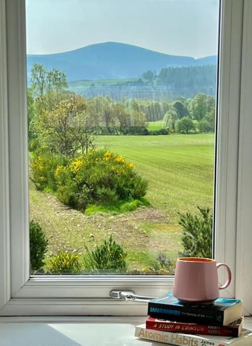 Cosy Country House In Deeside Finzean Room photo