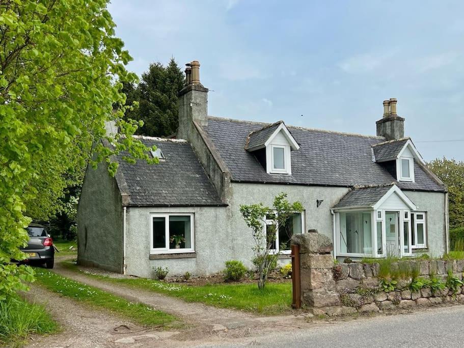 Cosy Country House In Deeside Finzean Room photo
